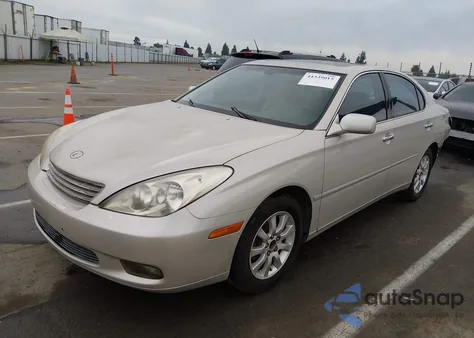 2002 Lexus Es 300 z USA, uszkodzony, nr VIN JTHBF30G320042394
